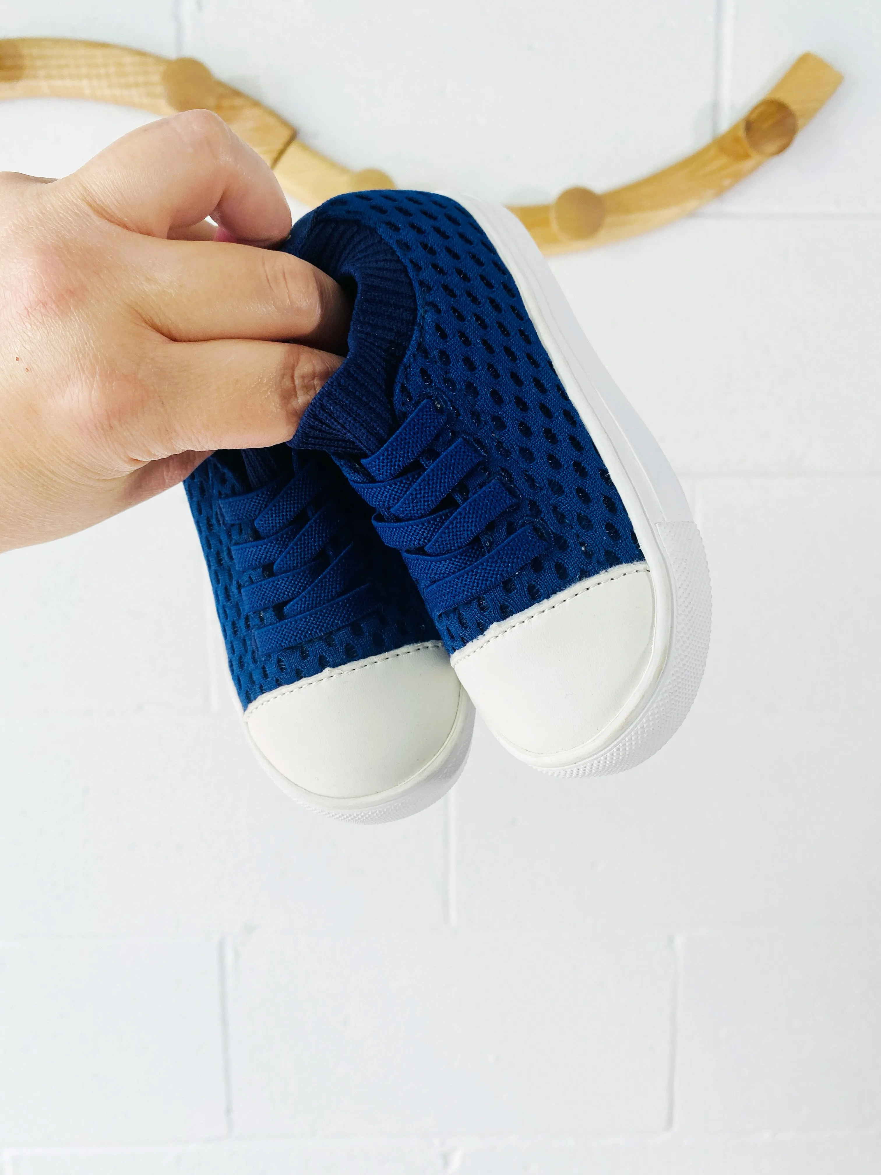 Blue Mesh Sneakers, size 5